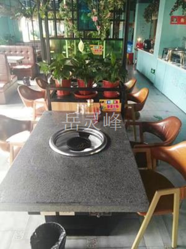 江蘇無煙火鍋桌椅的優(yōu)點和客源（www.arfit.cn)